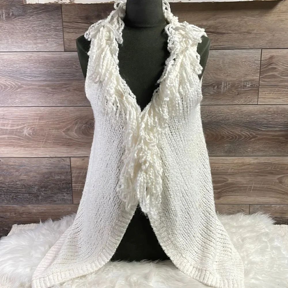 Cato Ladies Crocheted Cardigan Sleeveless Sweater Fringe Size Medium White